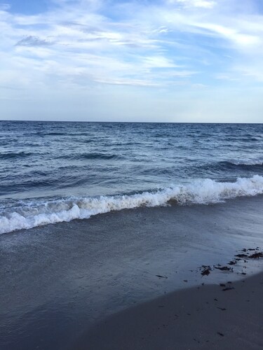 Fun Magical Home On Canal-Relaxing Pool -Spa-Enjoy Fishing-Kayaks-WiFi-Near All