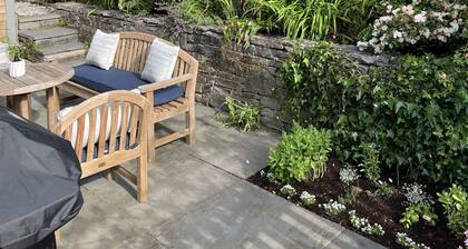 In town home, weeks available, June 6-27, July 4-11th, Aug 15-22,
Great reviews