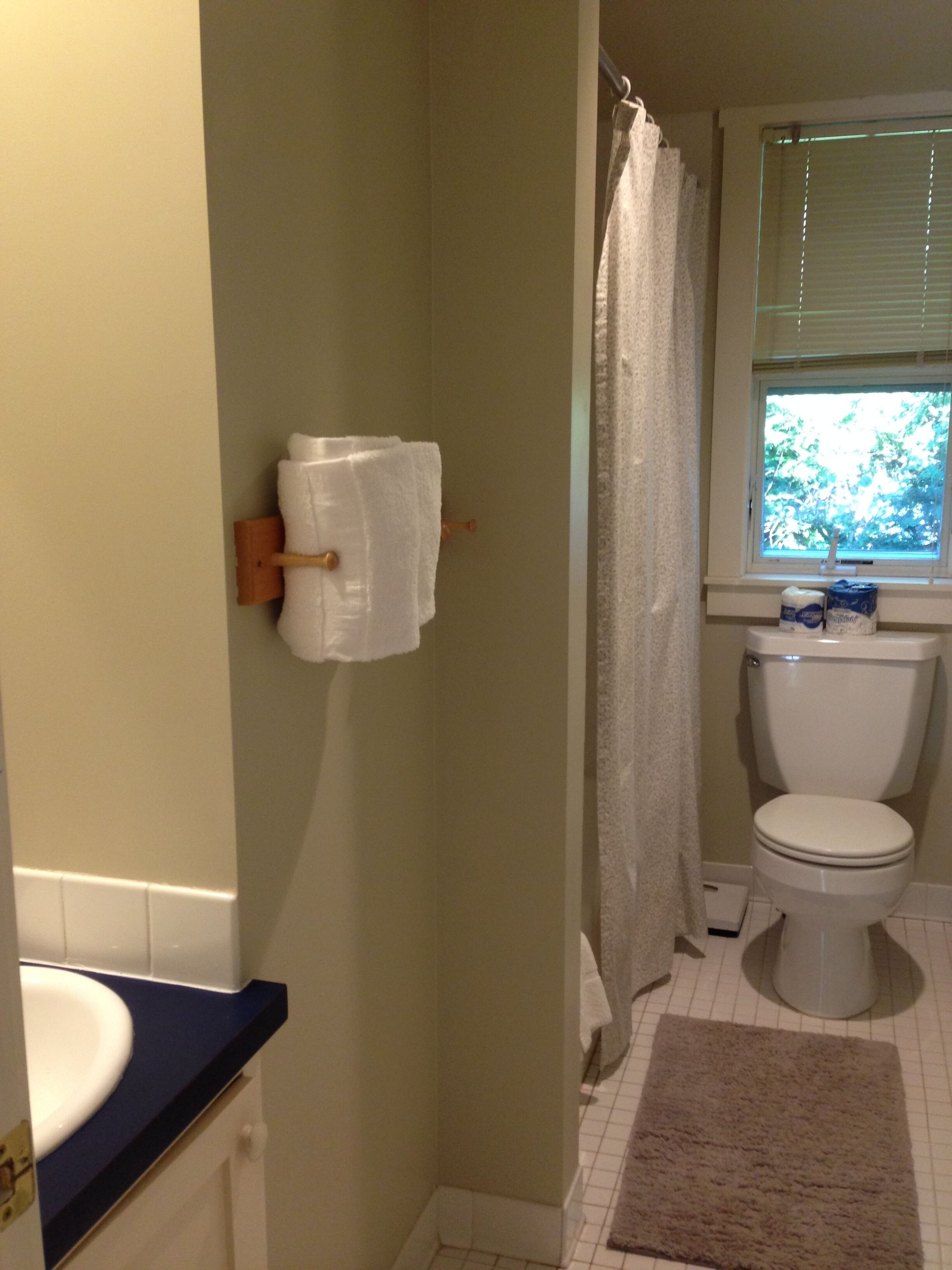 Spacious, convenient private apartment in heart of Rockport Village