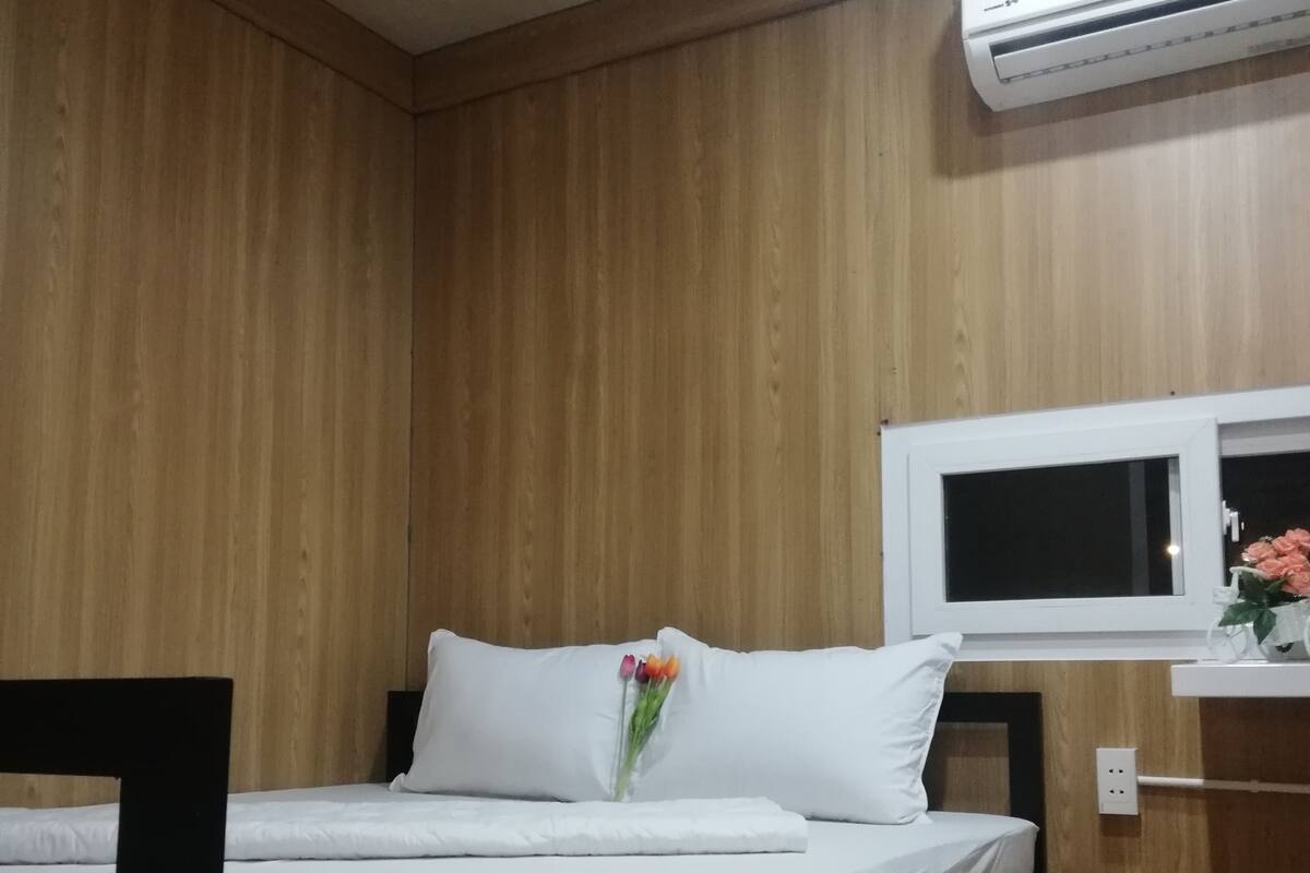 Minibar, free WiFi