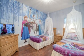 4 bedrooms, iron/ironing board, travel cot, free WiFi - From $110,4br/3ba TownHome with spa,Near Disney,Seaworld and convention center (Kissimmee)