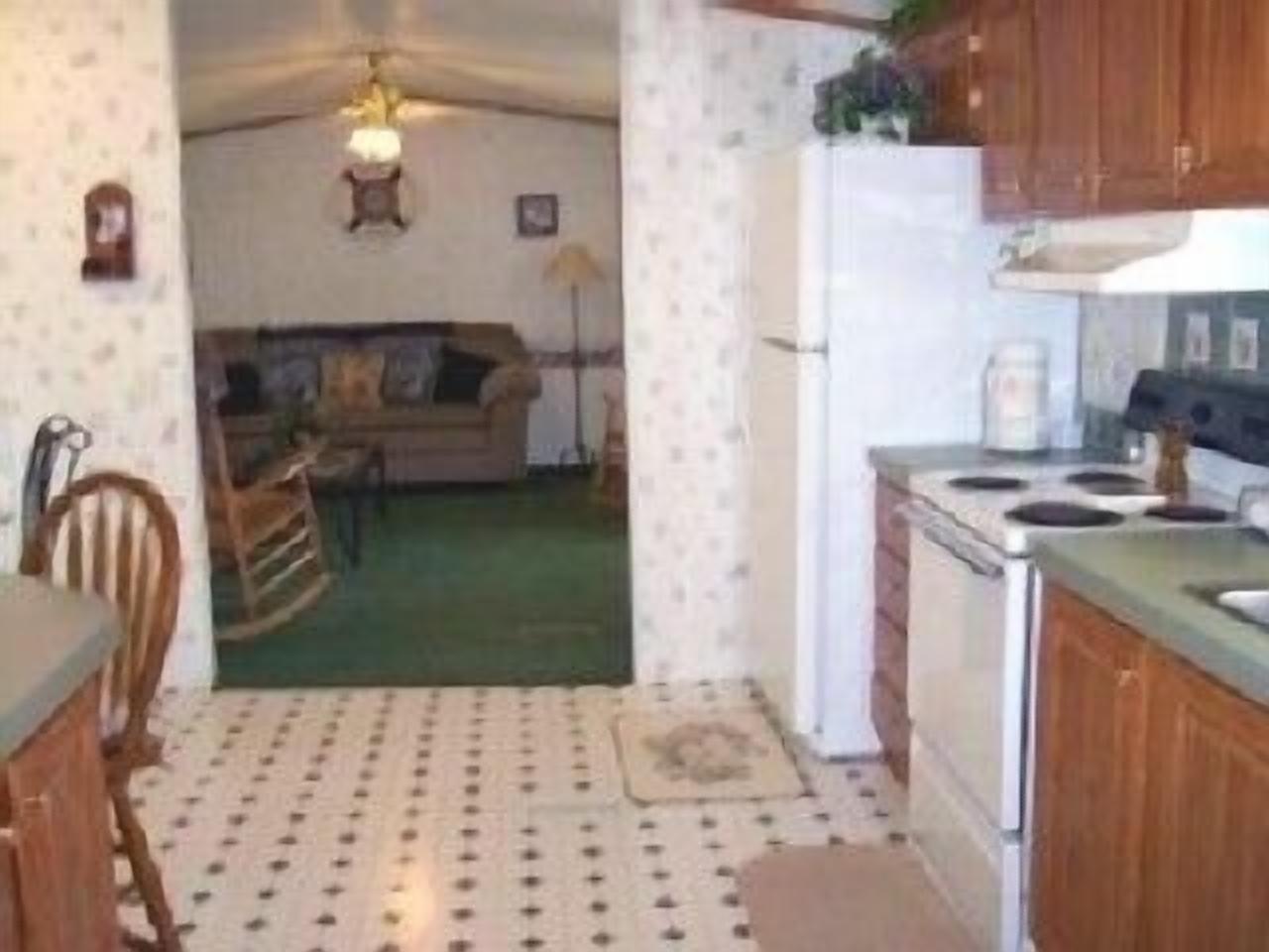 Beautiful view located on a point lot  2 miles from Dreher Is. state park