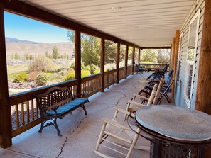 Terrace/patio - Country living with all the comforts of home and close to downtown Boise. (Boise)