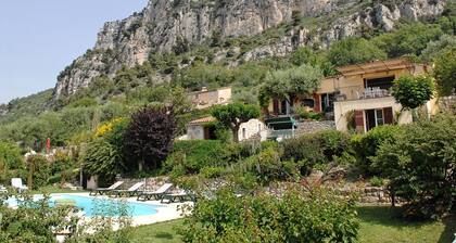Pet Friendly Villa with private pool and fantastic sea view of Cote D'Azur