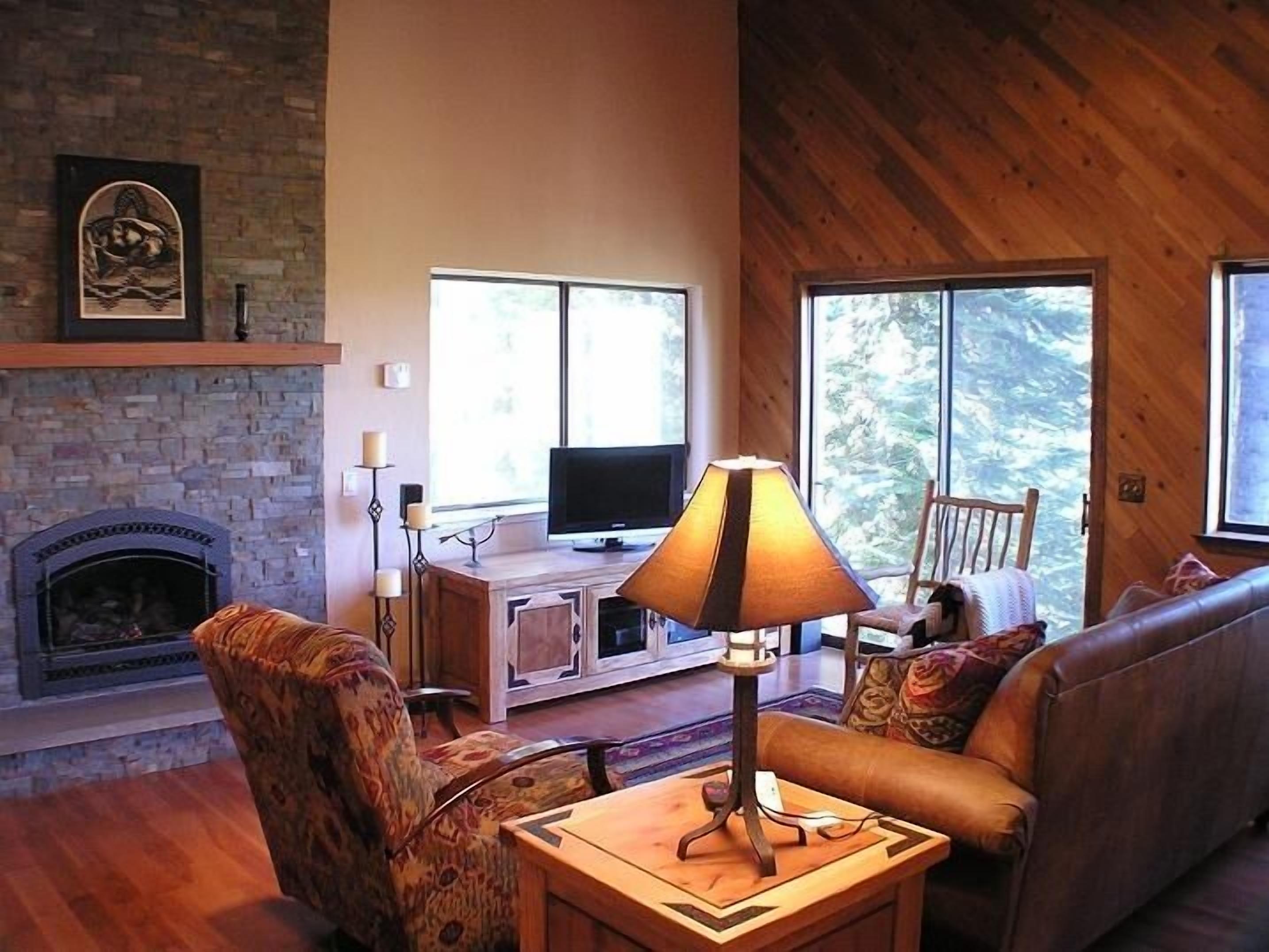 Views Views Views-Spectacular Mtn Views and Peaceful Setting