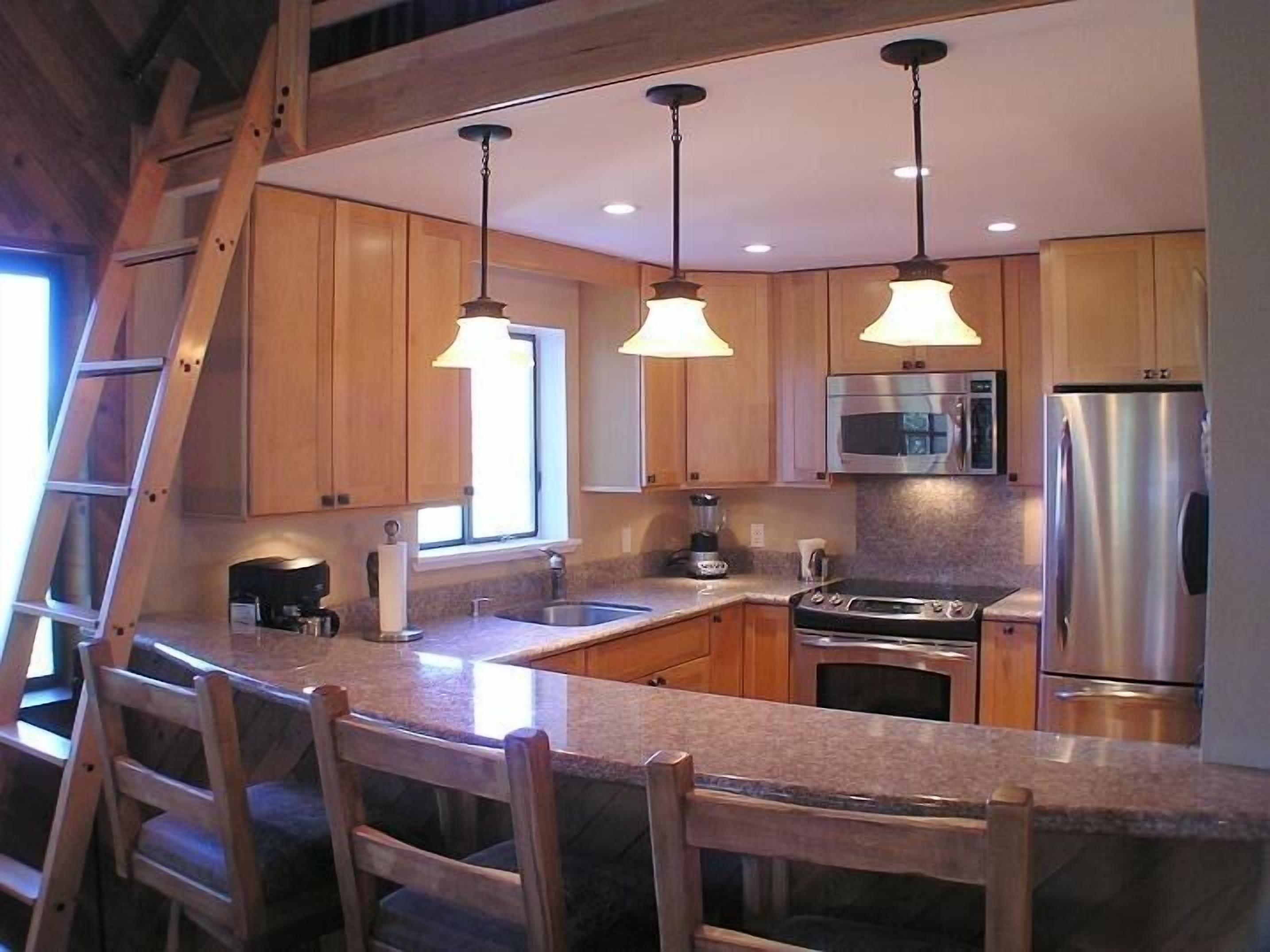 Views Views Views-Spectacular Mtn Views and Peaceful Setting