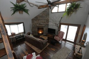 Smart-TV, peis og DVD-spiller