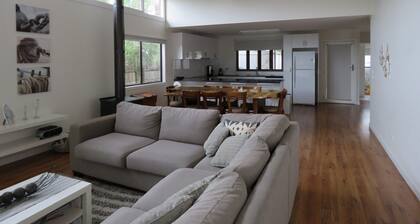 Genesta Street, sleeps 14 people, in the heart of Cowes