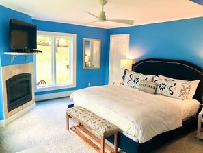 3 bedrooms, desk, iron/ironing board, free WiFi