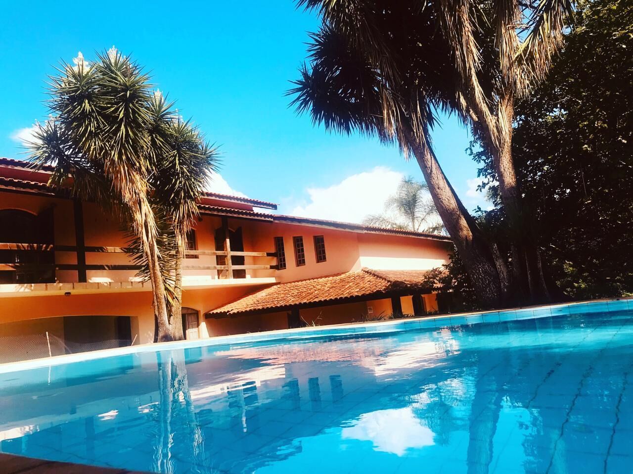  Spacious house for family moments with barbecue,  fireplace and pool. 