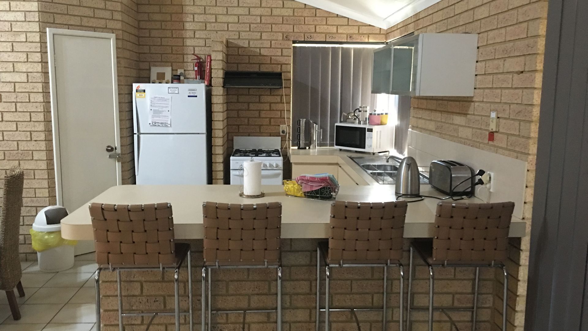 Ledge Point Beach House
6 minutes walk to the Ocean