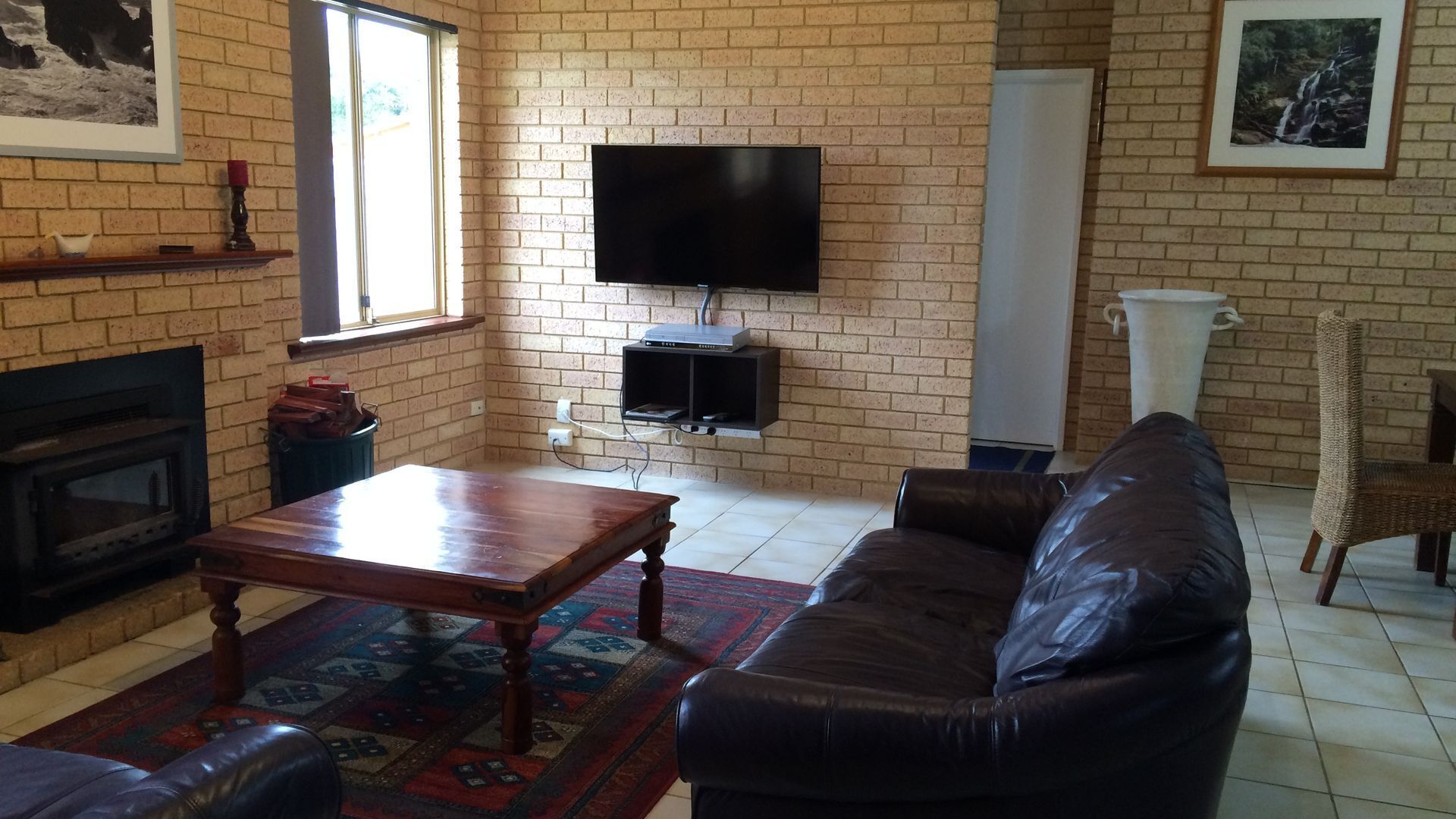 Ledge Point Beach House
6 minutes walk to the Ocean