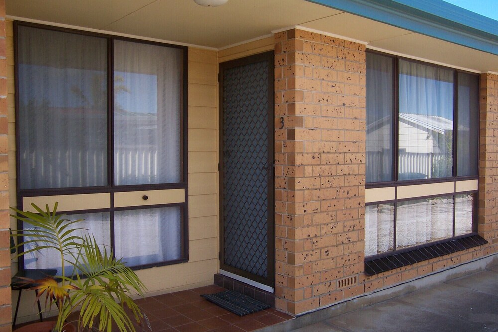 Stansbury Villas Unit 2 Relax with Family Friends