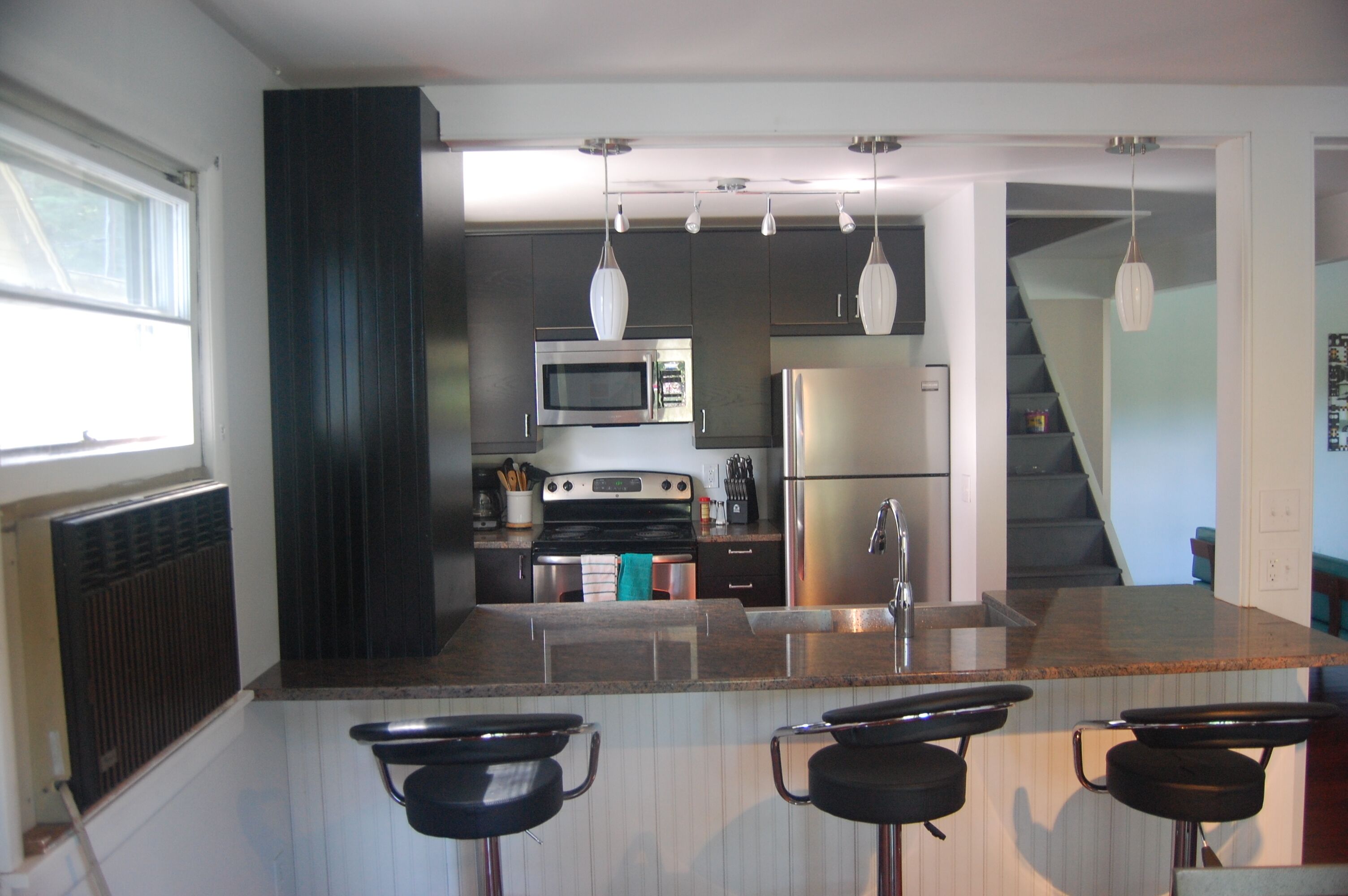 Beautiful Getaway - Right on the Lake-Close to Skiing