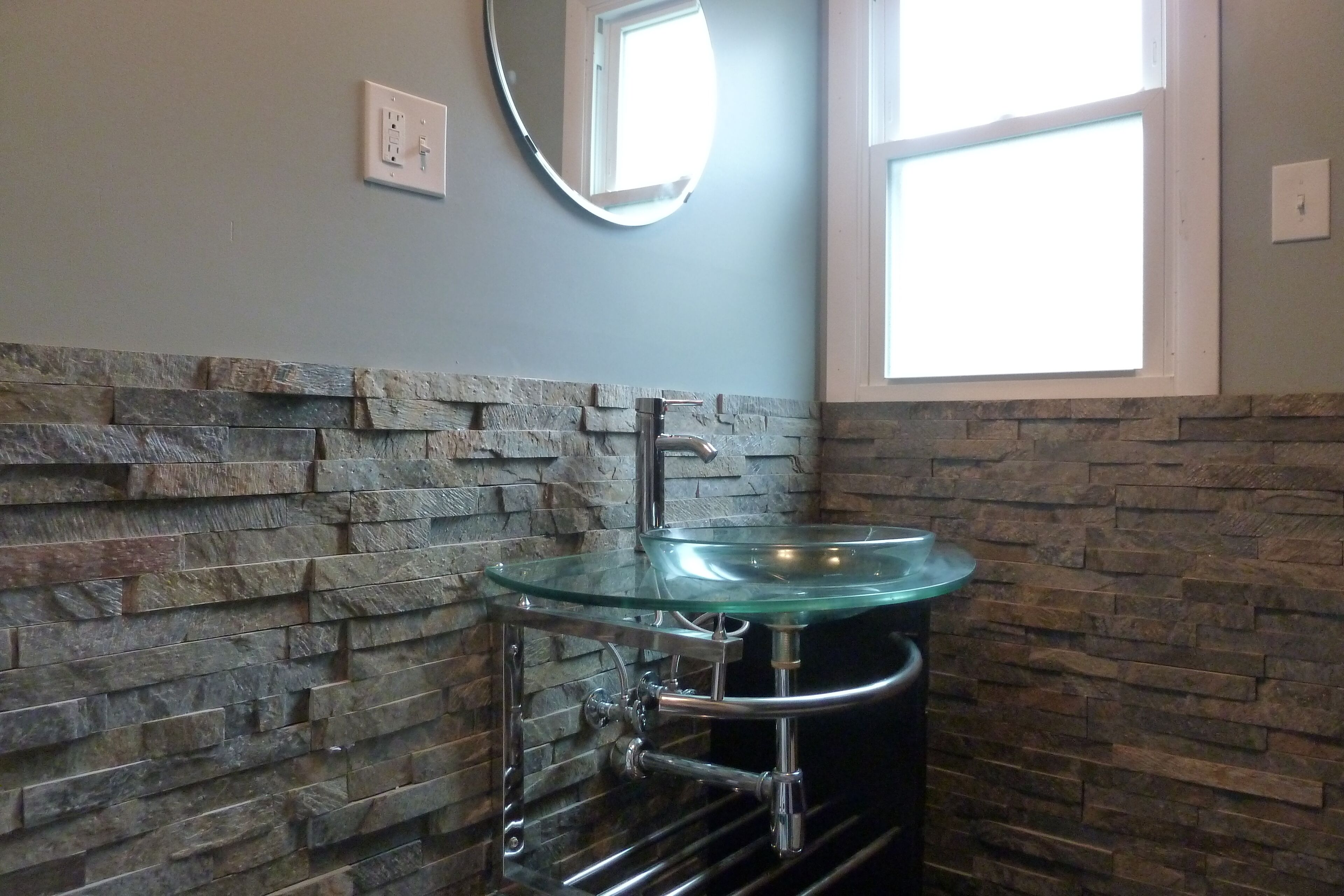 Beautiful Getaway - Right on the Lake-Close to Skiing