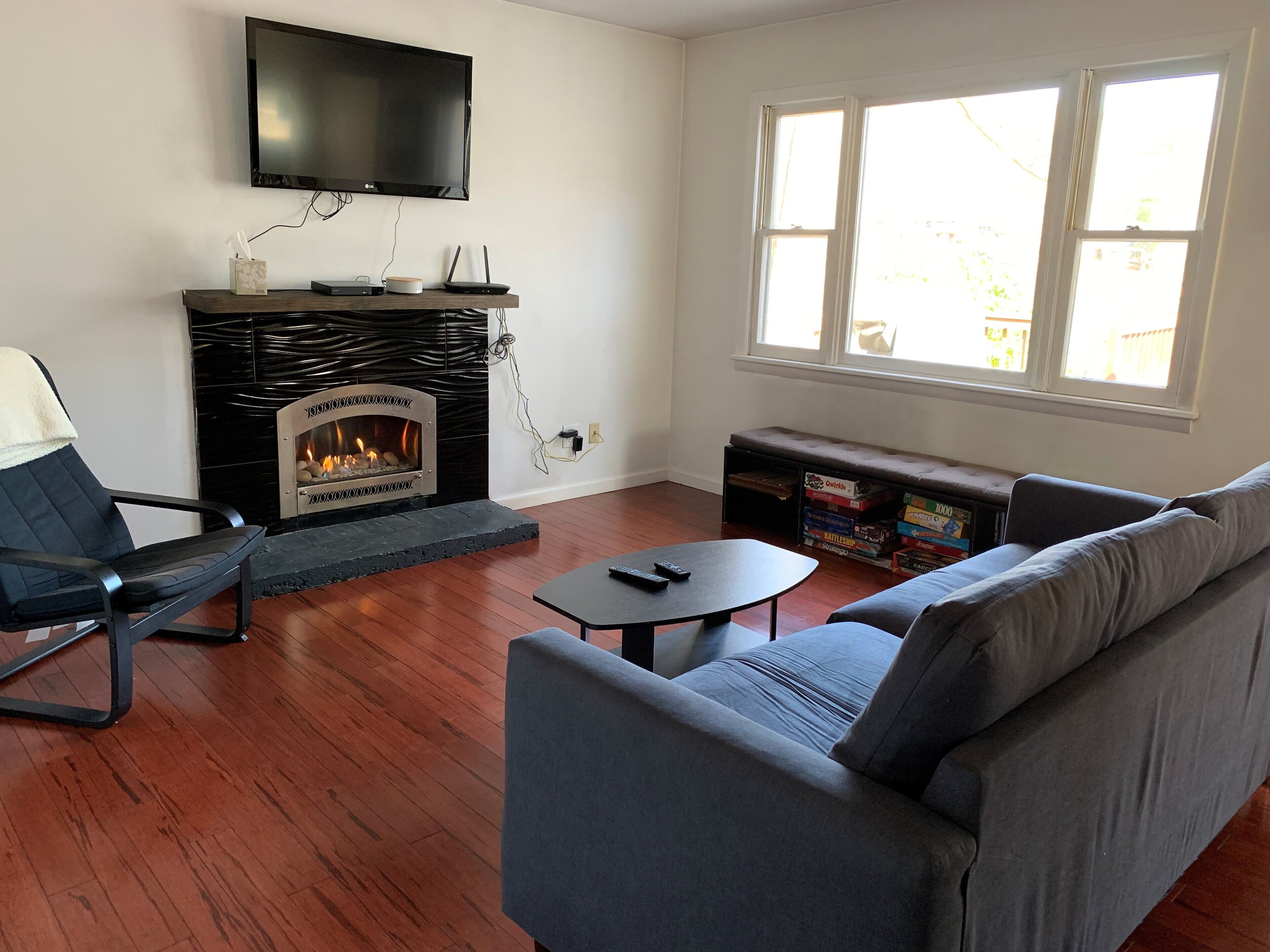 Beautiful Getaway - Right on the Lake-Close to Skiing