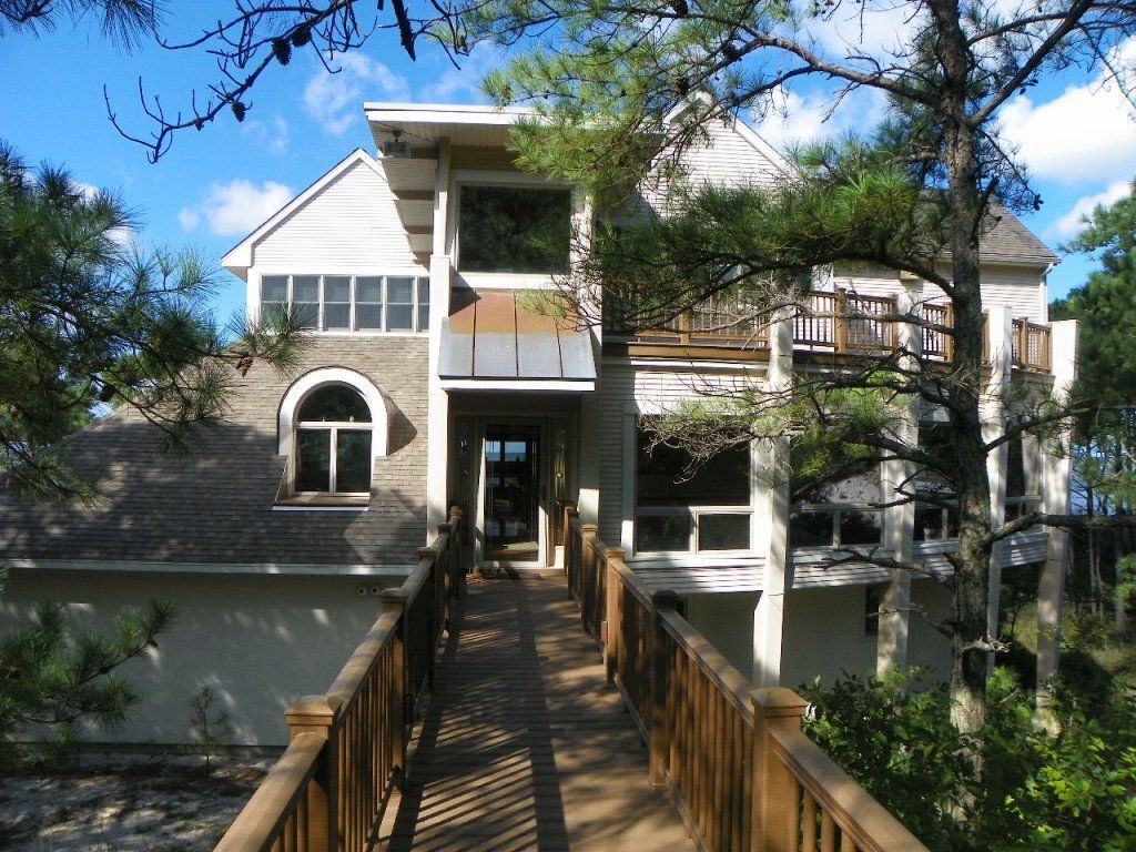 DUNE BRIDGE-Breathtaking Bay & Sunset Views From The Deck and Almost Every Room.