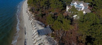 Private Beachfront-Secluded Shoreline+Bay Views from almost every room