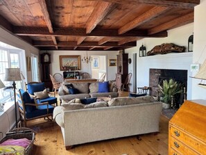 Smart-TV, peis, videospill og fotballspill