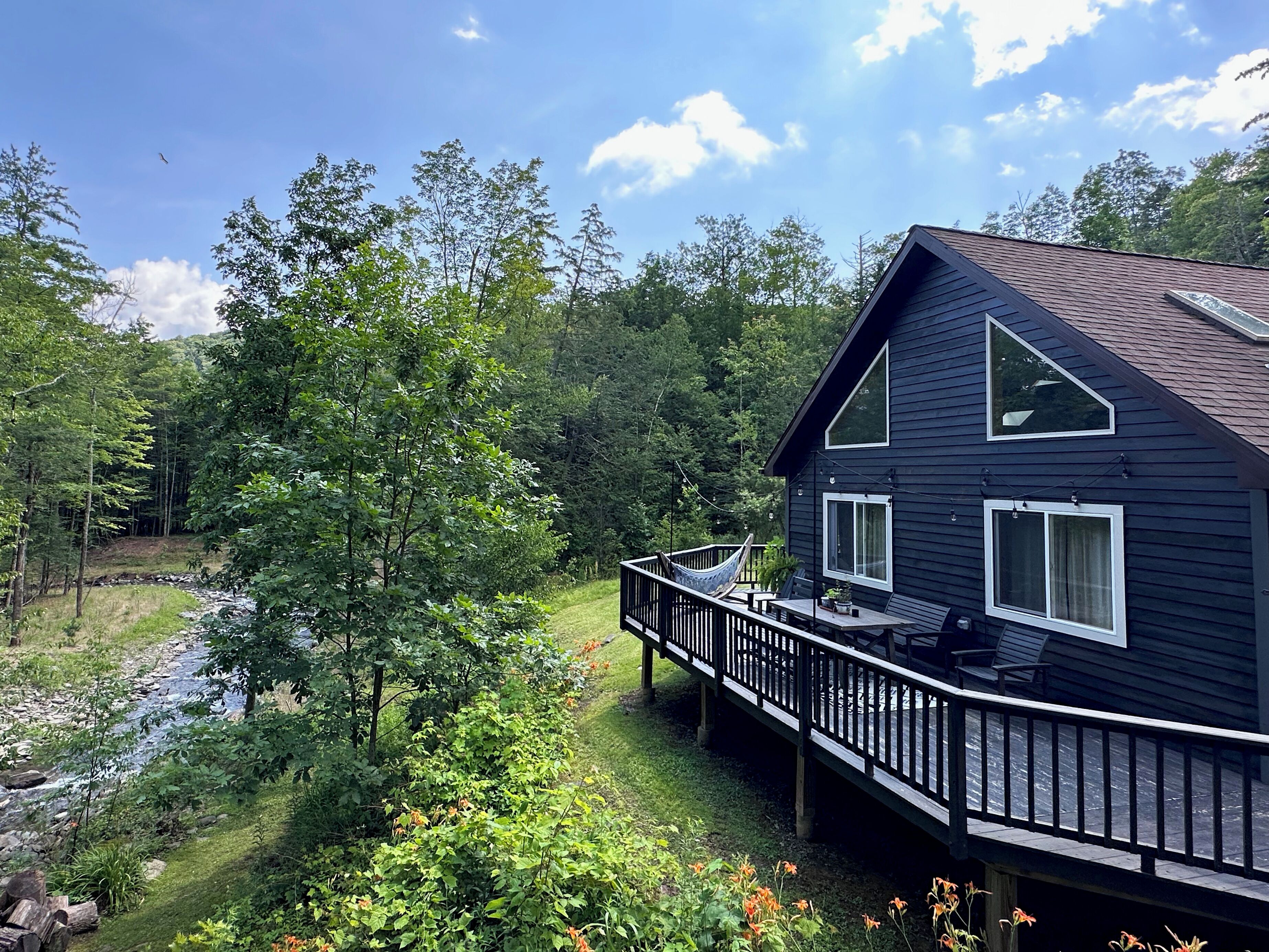 Serene Retreat on a Stream with Fire Pit Close to Skiing and Hiking
