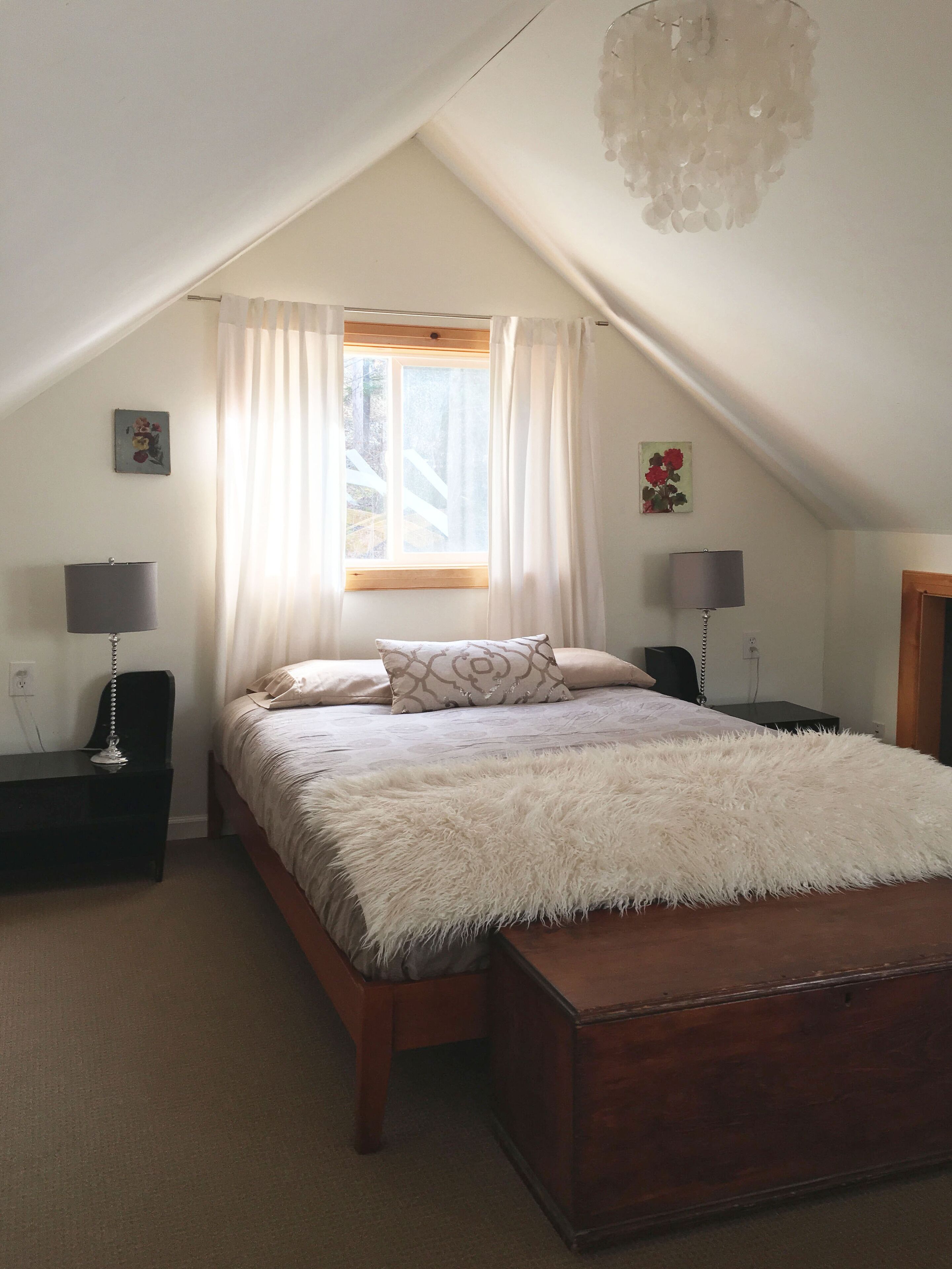 Serene Retreat on a Stream with Fire Pit Close to Skiing and Hiking