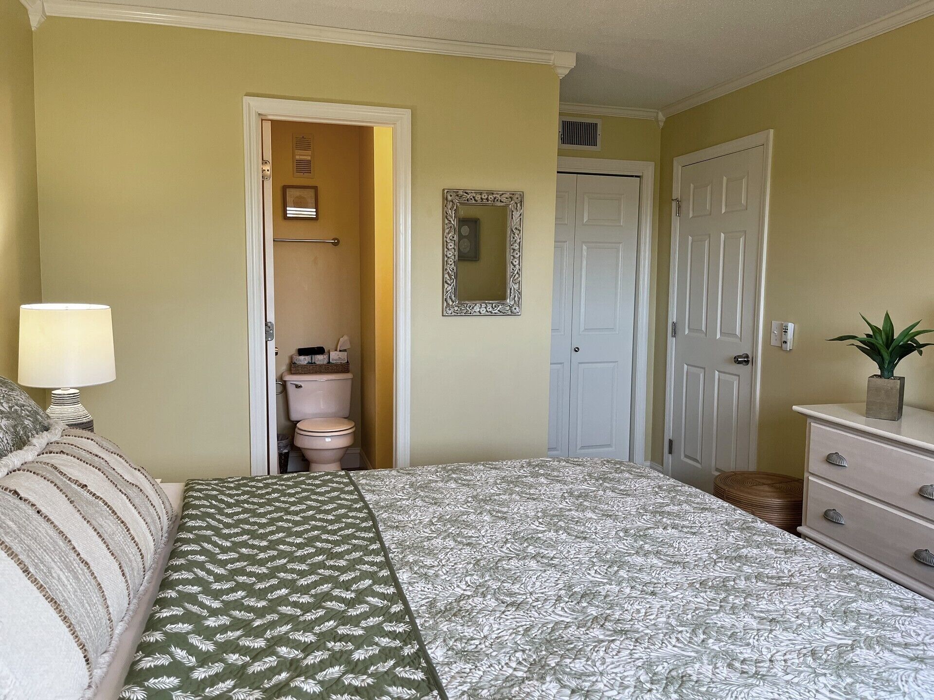 Resort Condo: Private Boardwalk to Beach-Indoor/Outdoor Pools-Tennis/Pickleball!