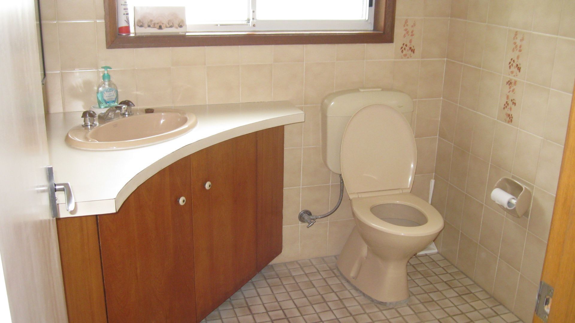 Linley Point Harbourview 2 bedroom pet-friendly home with disabled facilities. — image 16