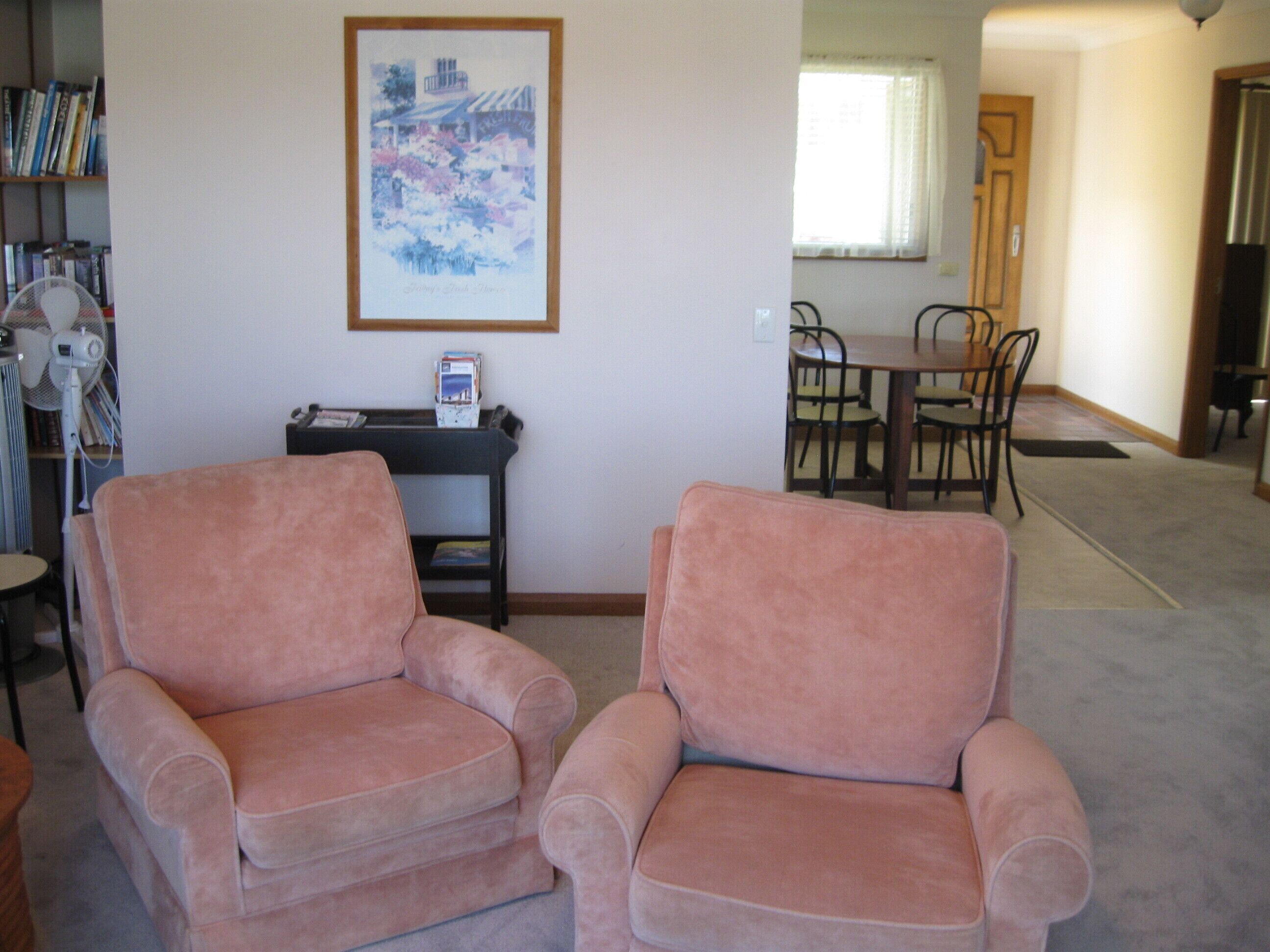 Linley Point Harbourview 2 bedroom pet-friendly home with disabled facilities. — image 11