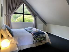 3 bedrooms, iron/ironing board, travel cot, free WiFi