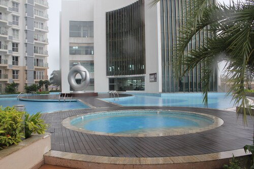 Cochin Luxury Apartment Backwater mit Blick auf 4 BRK Marine Drive