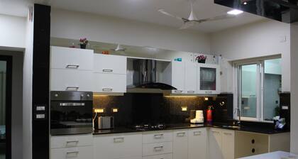 Cochin Luxury Apartment Backwater facing 4 BRK Marine Drive