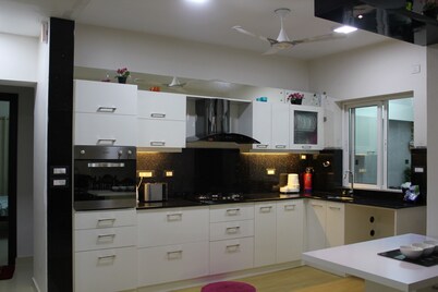 Cochin Luxury Apartment Backwater facing 4 BRK Marine Drive