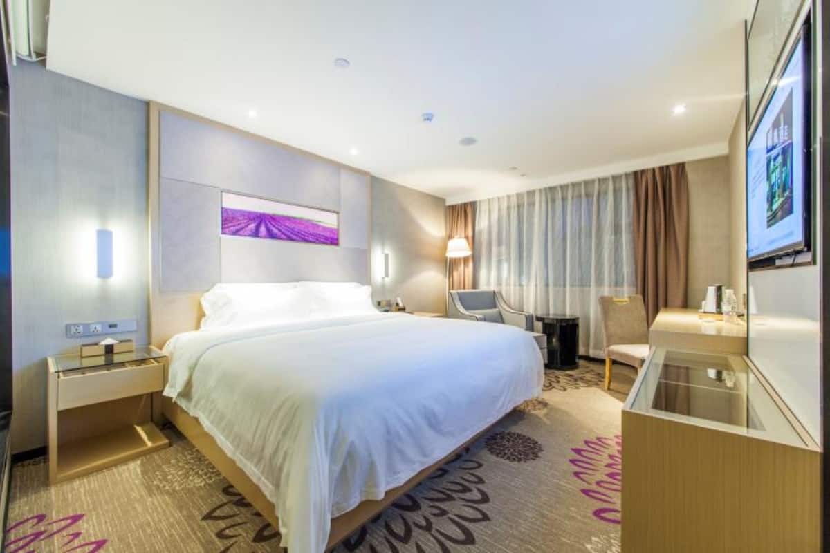 Business Double Room | Minibar, desk, blackout curtains, iron/ironing board (on request)