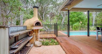 8 Ibis Court - Rainbow Shores. Swimming Pool, Walk to Beach, Executive Beach House