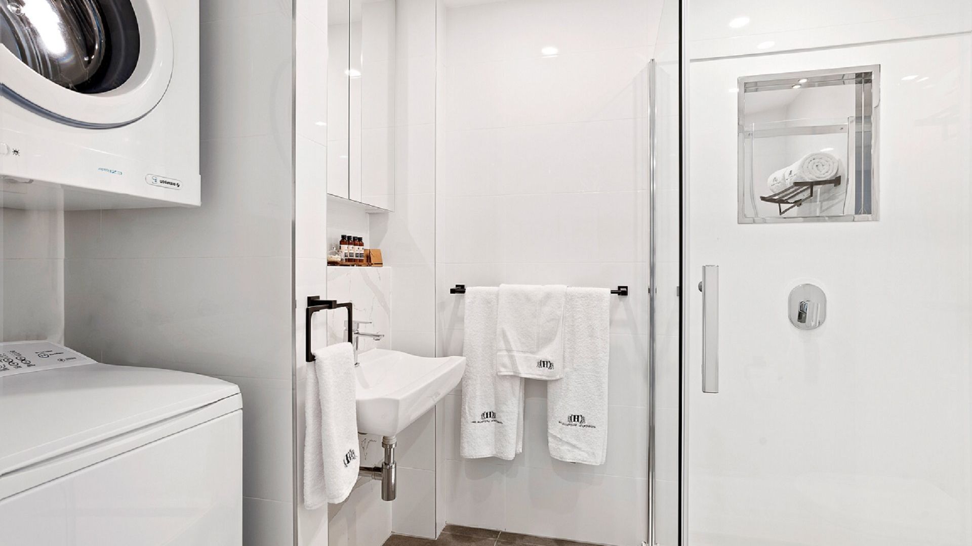 The Hamptons 2 Bedroom Standard Apartment — image 2