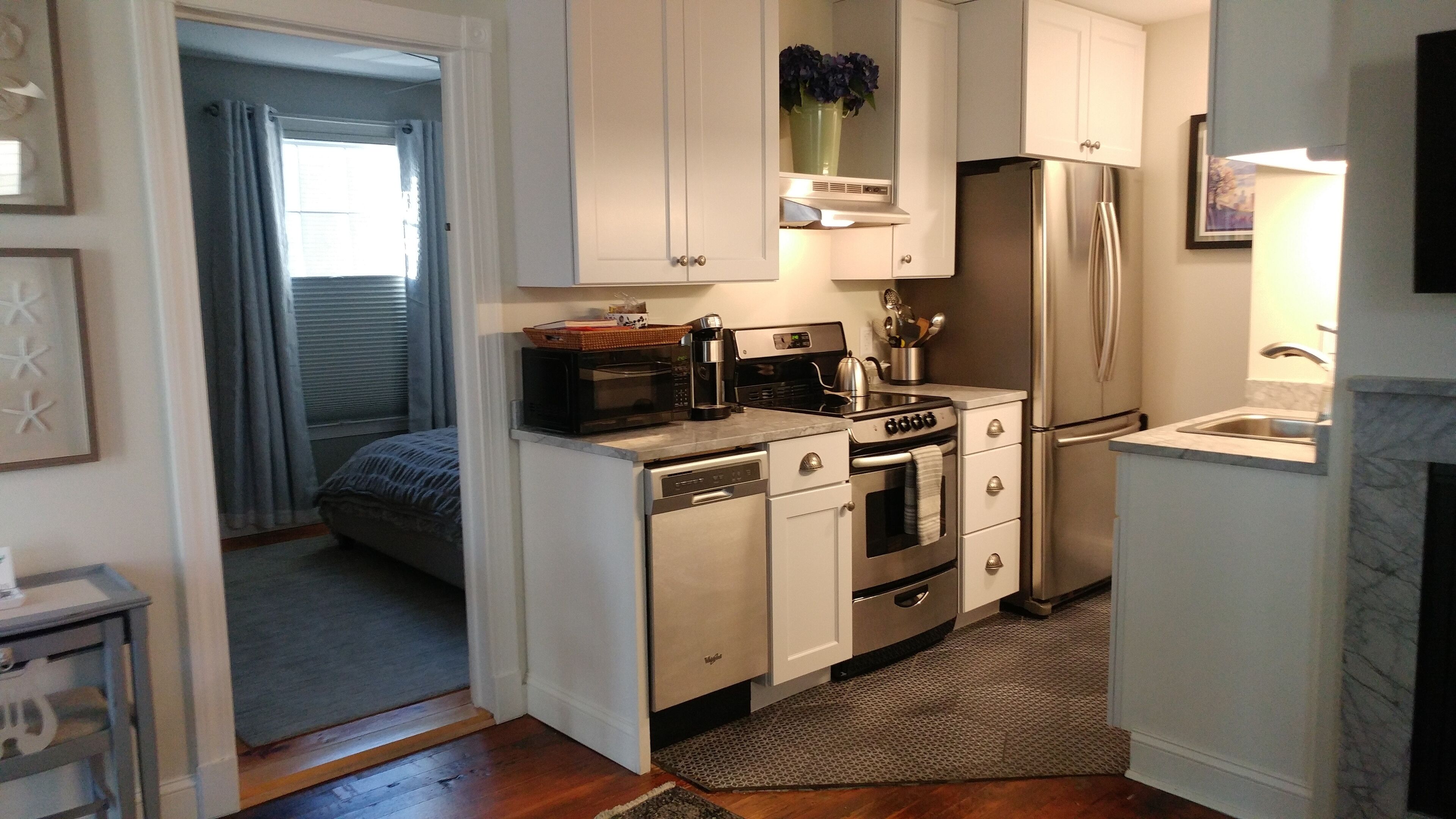 Burlington Walkabout Peaceful City Retreat-Walk to EVERYTHING downtown. 