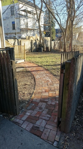 Burlington Walkabout Peaceful City Retreat-Walk to EVERYTHING downtown. 