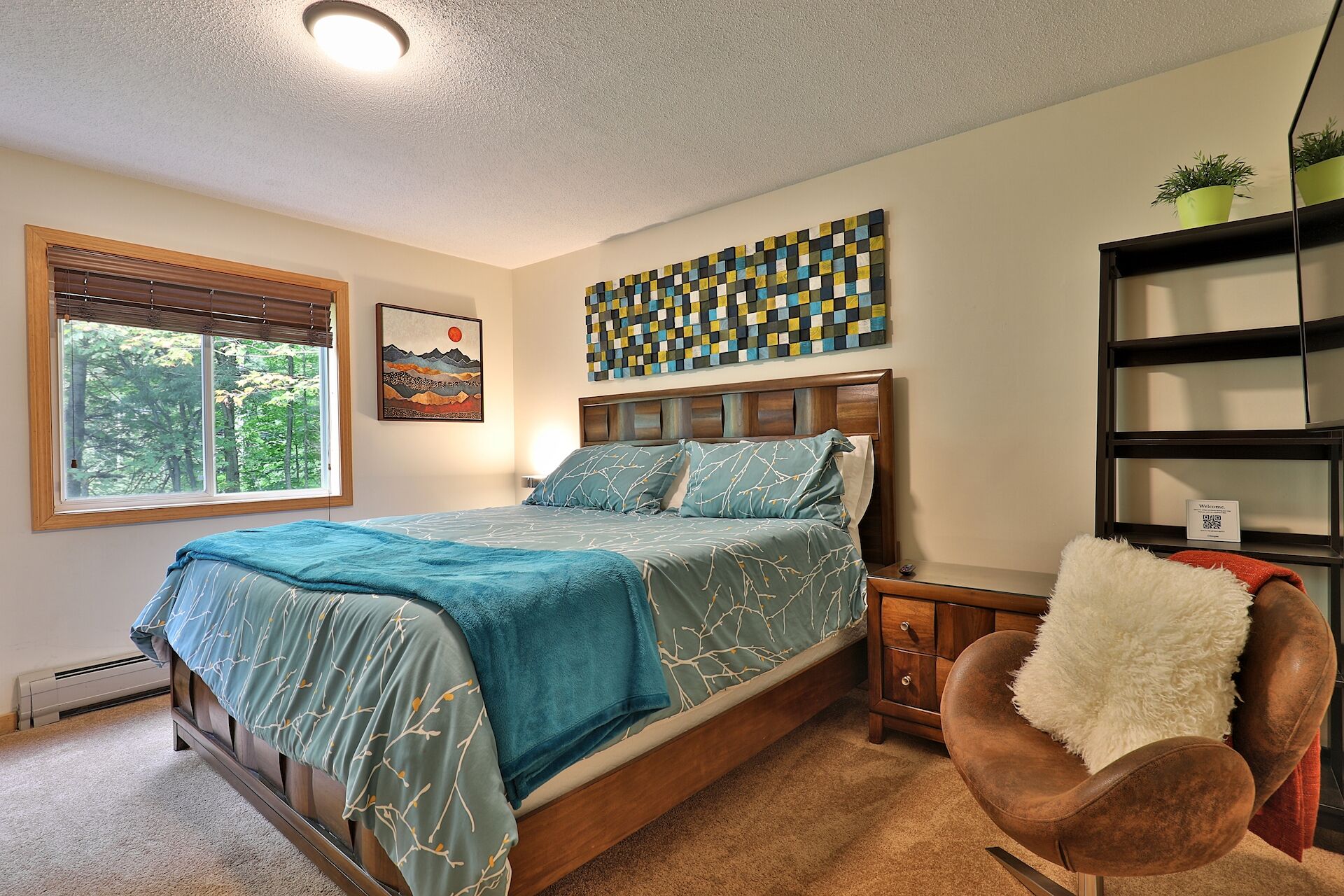 6 bedrooms, iron/ironing board, WiFi, bed sheets