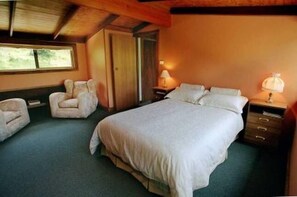 4 Schlafzimmer, Bügeleisen/Bügelbrett, Reisekinderbett, kostenloses WLAN