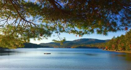Boathouse Cottage. Private Beach. Sunset, Mountain, Lake Views. Near Acadia NP!