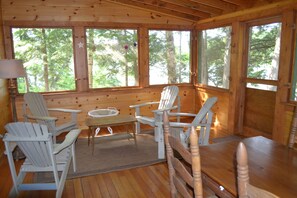 Outdoor dining - Boathouse Cottage. Private Beach. Sunset, Mountain, Lake Views. Near Acadia NP! (Sullivan)