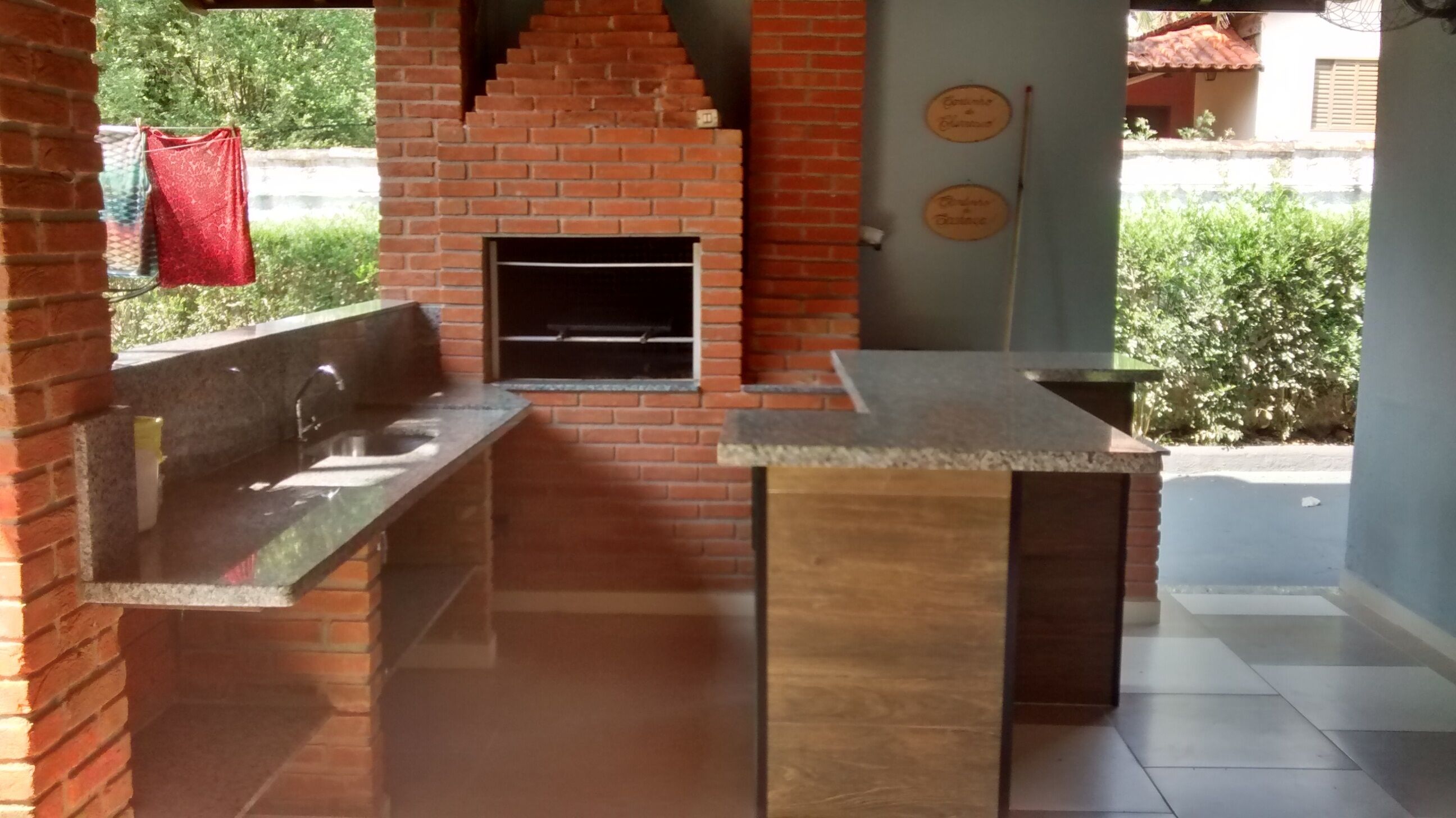 Beautiful country house with pool and lots of green