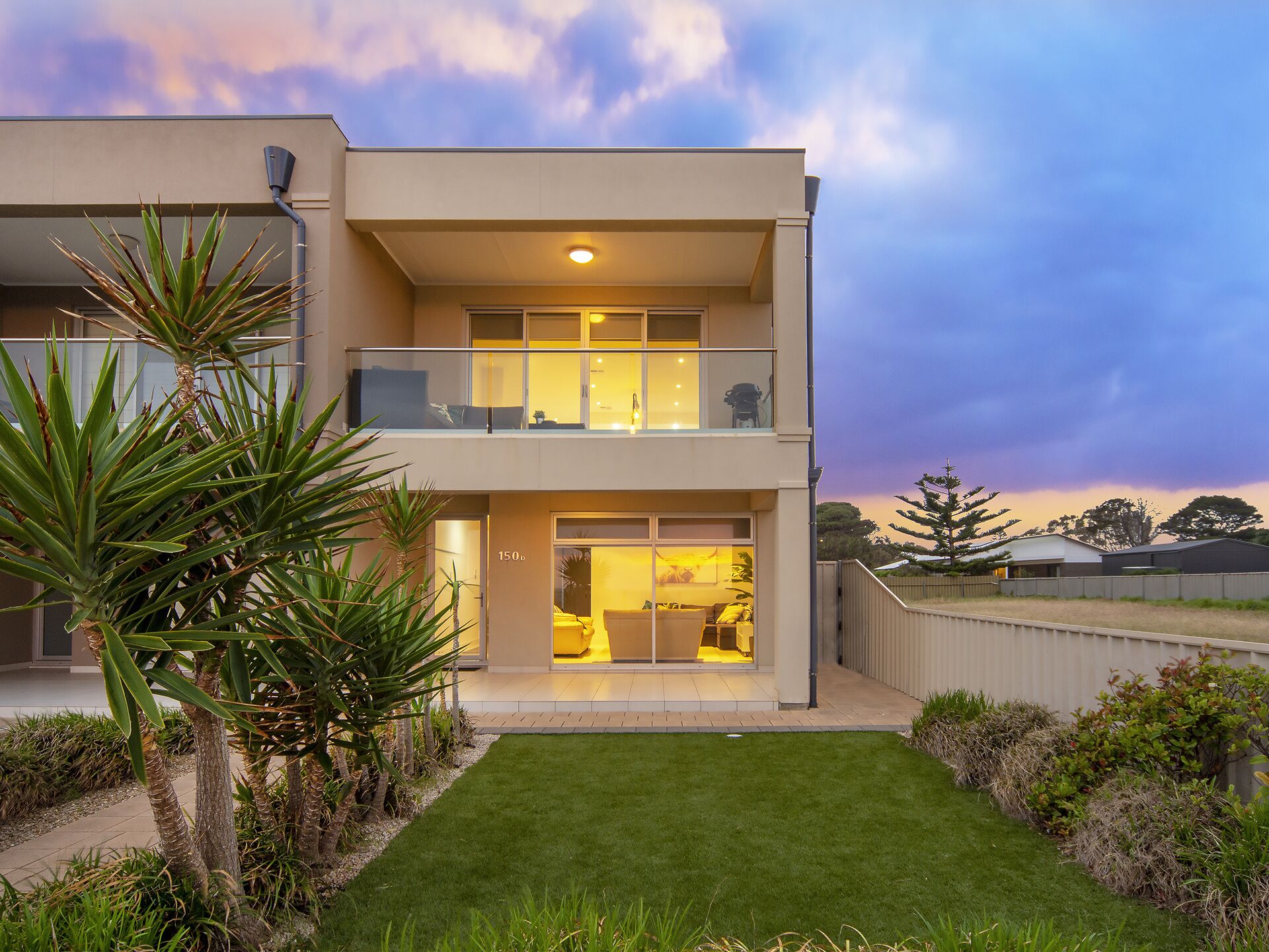 Spectacular Esplanade 4BR Contemporary with Views\n — image 18