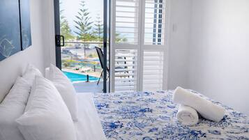 2 bedrooms, iron/ironing board, internet, bed sheets