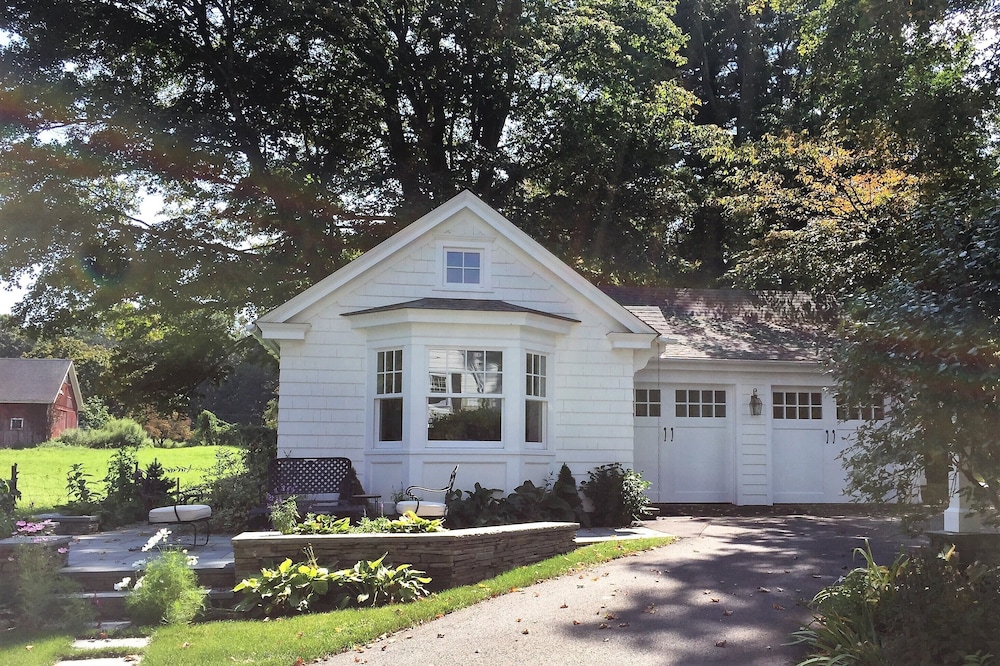 Cute country cottage for getaway stay