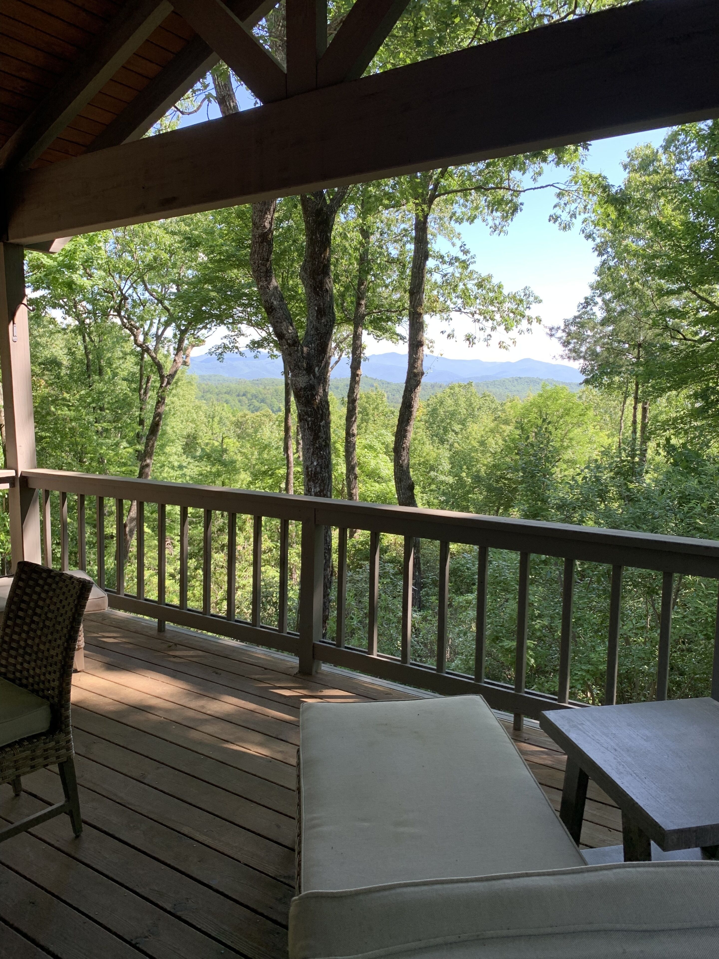 Beautiful Hawk Lodge - Relaxation Is Calling you...