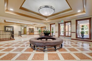 Lobby - OVER-SIZED 2 BR PATIO UNIT STEPS TO POOL & COURTYARD!!! (Henderson)