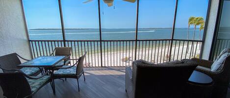 تناول الطعام بالخارج