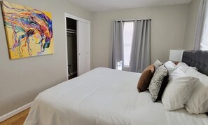 4 bedrooms, iron/ironing board, WiFi, bed sheets - REX | 10% OFF | Updated & Cozy | Fast WiFi | Entire Family Home in San Antonio (San Antonio)