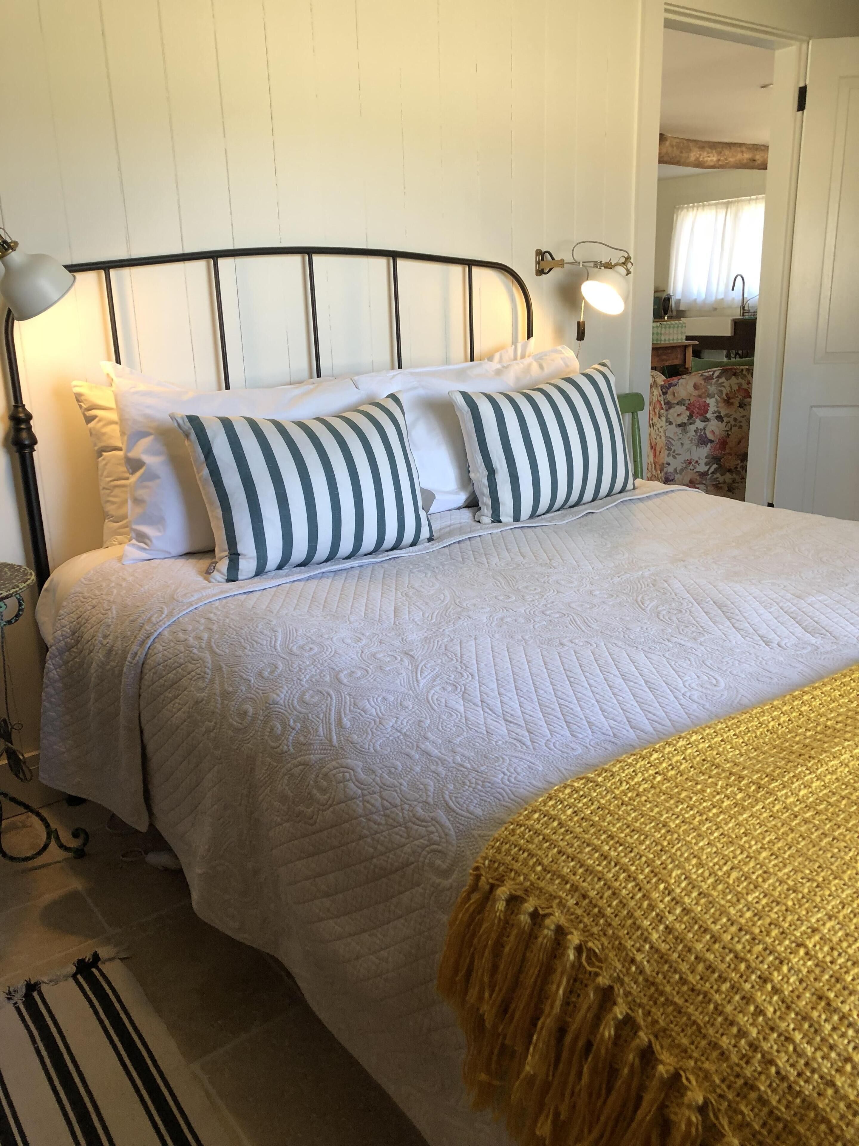 Beautiful cabin for a couple. — image 12